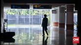 FOTO : Bandara SMB II Palembang Sepi Hari ke-1 Larangan Mudik Bandara Sultan Mahmud Badarudin (SMB) II Palembang sepi penumpang pada hari pertama penerapan larangan mudik. Kursi-kursi tunggu kosong, pos pelayanan lengang.