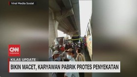 VIDEO: Bikin Macet, Karyawan Pabrik Protes Penyekatan