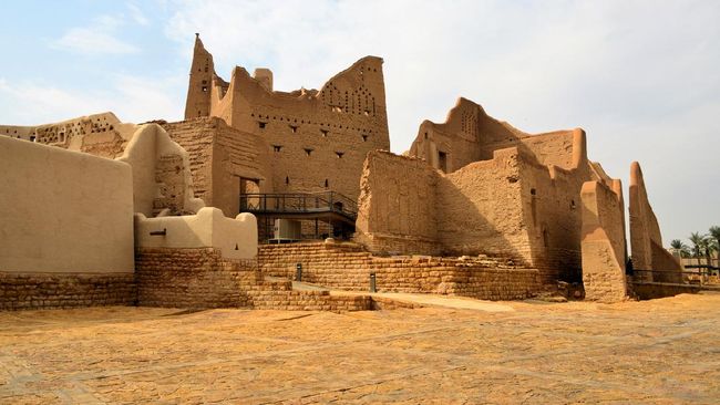 Dalam proyek ambisius Arab Saudi, kawasan Diriyah digadang-gadang bakal jadi destinasi wisata unggulan di negara tersebut. Apa saja yang bisa dinikmati di sana?