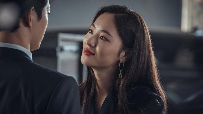 Berzodiak Leo, Kenali Kepribadian Jeon Yeo Bin Pengacara Cantik 'Vincenzo'