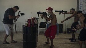 FOTO: Kerajaan 'Rap Gangster' di Favela Rio de Janeiro