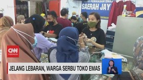 VIDEO: Jelang Lebaran, Warga Serbu Toko Emas