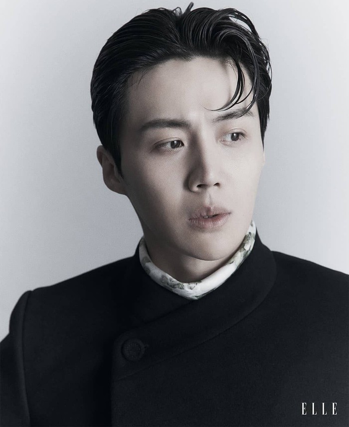 Kim Seon Ho selalu berusaha meningkatkan kemampuan aktingnya, untuk membalas cinta yang diberikan para fans. Bekerja sama dengan Epitone Project, ia pun membuat lagu untuk para fansnya yang akan rilis 6 Mei 2021.(Foto: elle.com.sg)