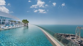 Infinity Pool Tertinggi di Dunia Dibuka di Dubai