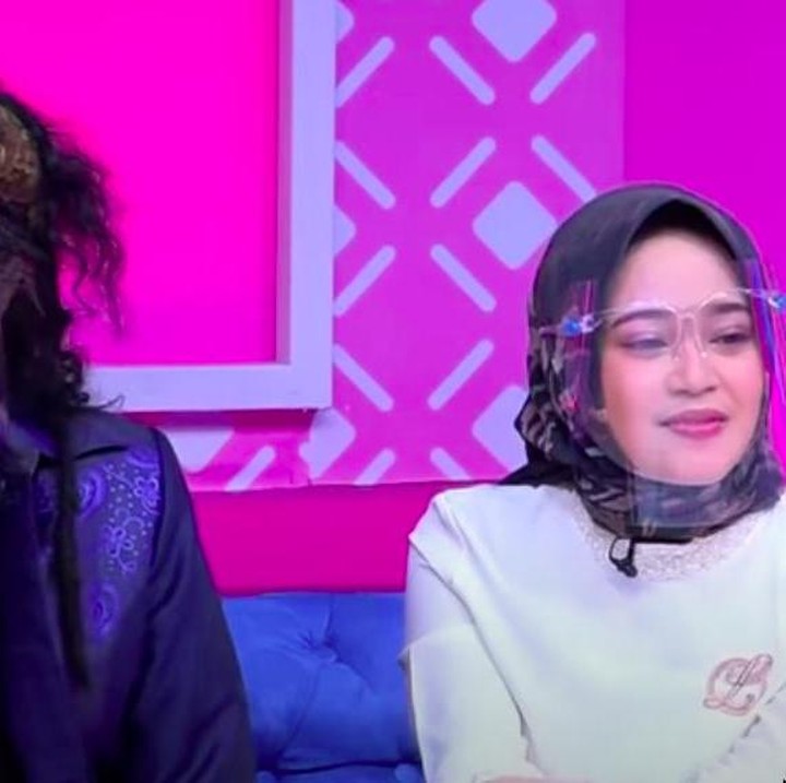 <p>Dari pernikahannya dengan istri pertama, Limbad dikaruniai seorang putri cantik bernama Cecillia Gina. (Foto: YouTube Trans TV)</p>