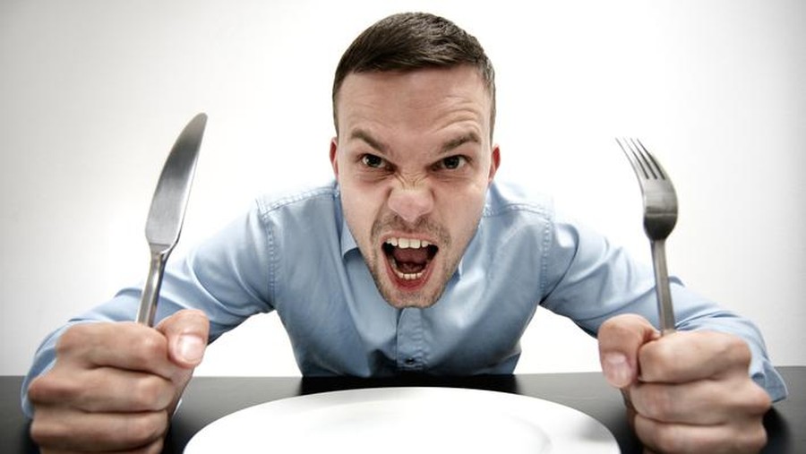 Apakah Mengeluh Lapar dan Membicarakan Makanan Bisa Membatalkan Puasa?