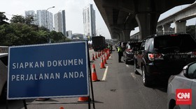 Polisi Buka Tutup Penyekatan di Tol Cikarang Imbas Kemacetan