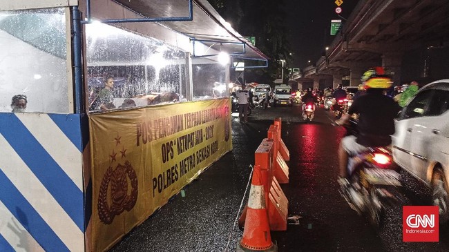 Sejumlah posko akan dibangun di persimpangan jalan utama Jalur Pansela. Fungsinya sebagai tempat istirahat atau mencari bantuan petugas.