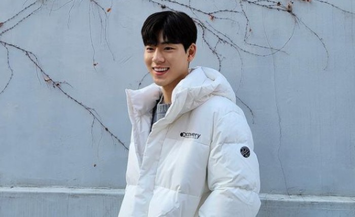 Punya wajah yang imut-imut, Bae Hyun Sung cocok banget jadi mahasiswa kedokteran dalam drama Hospital Playlist / bxbxbxbxb_