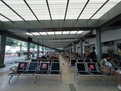 Komisi V DPR Cek Penerapan Larangan Mudik di Stasiun Pasar Senen