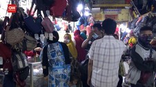 VIDEO: Pasar Grosir Kapasan Ramai Diserbu Pembeli