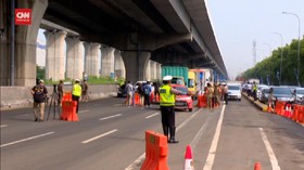 VIDEO: Petugas Dirikan 31 Titik Penyekatan di DKI Jakarta