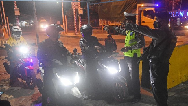 Kepala Terminal Kampung Rambutan Yulza Ramadhoni menyebut kenaikan jumlah penumpang dari Terminal Kampung Rambutan sekitar 10 persen dari kondisi normal.