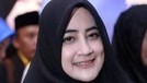 Kabar mengejutkan datang dari Umi Pipik istri Alm Uje yang mengaku bahwa ia sempat dipoligami saat sakit keras&period; Yuk kita intip potret Umi Pipik&excl;