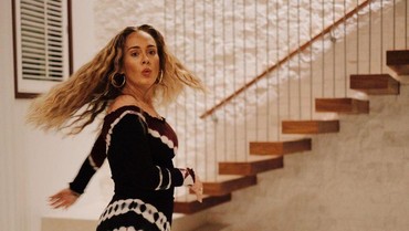 img-title Adele Rayakan Ulang Tahun ke-33 dengan Unggah Foto Langka di Instagram