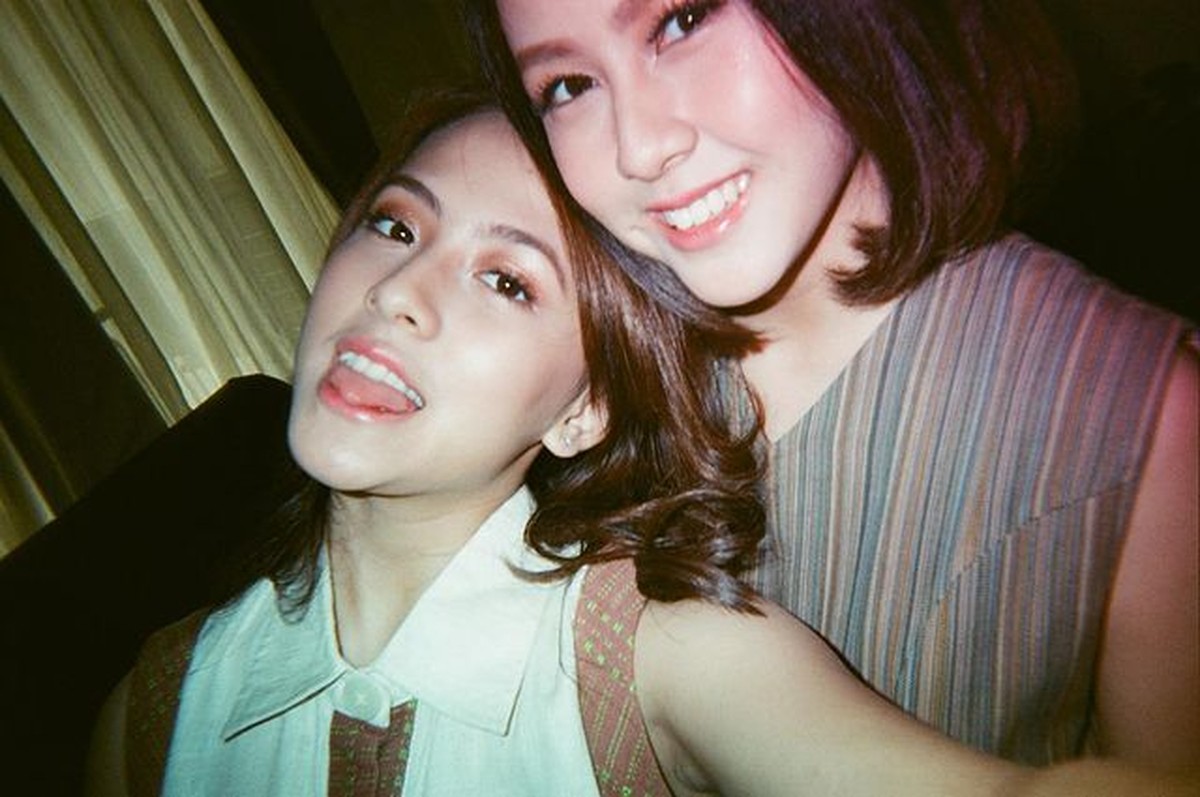 Adhisty Zara dan Hasyakyla dua beradik kakak yang sering dibandingkan dan dikatakan bersaing&period; Yuk kita lihat kedekatan mereka&excl;