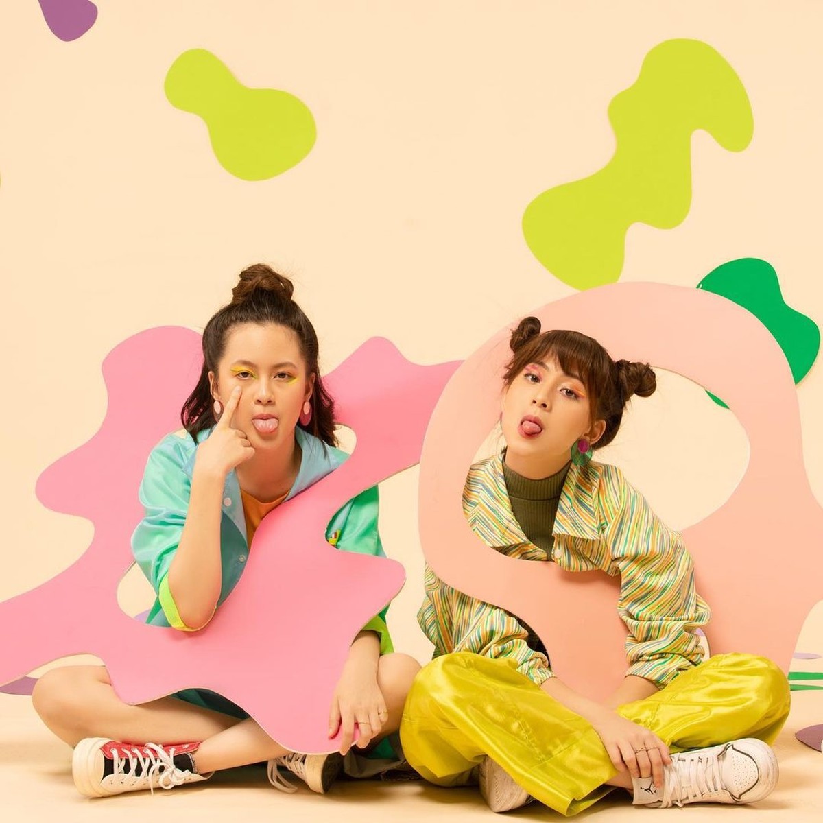 Adhisty Zara dan Hasyakyla dua beradik kakak yang sering dibandingkan dan dikatakan bersaing&period; Yuk kita lihat kedekatan mereka&excl;