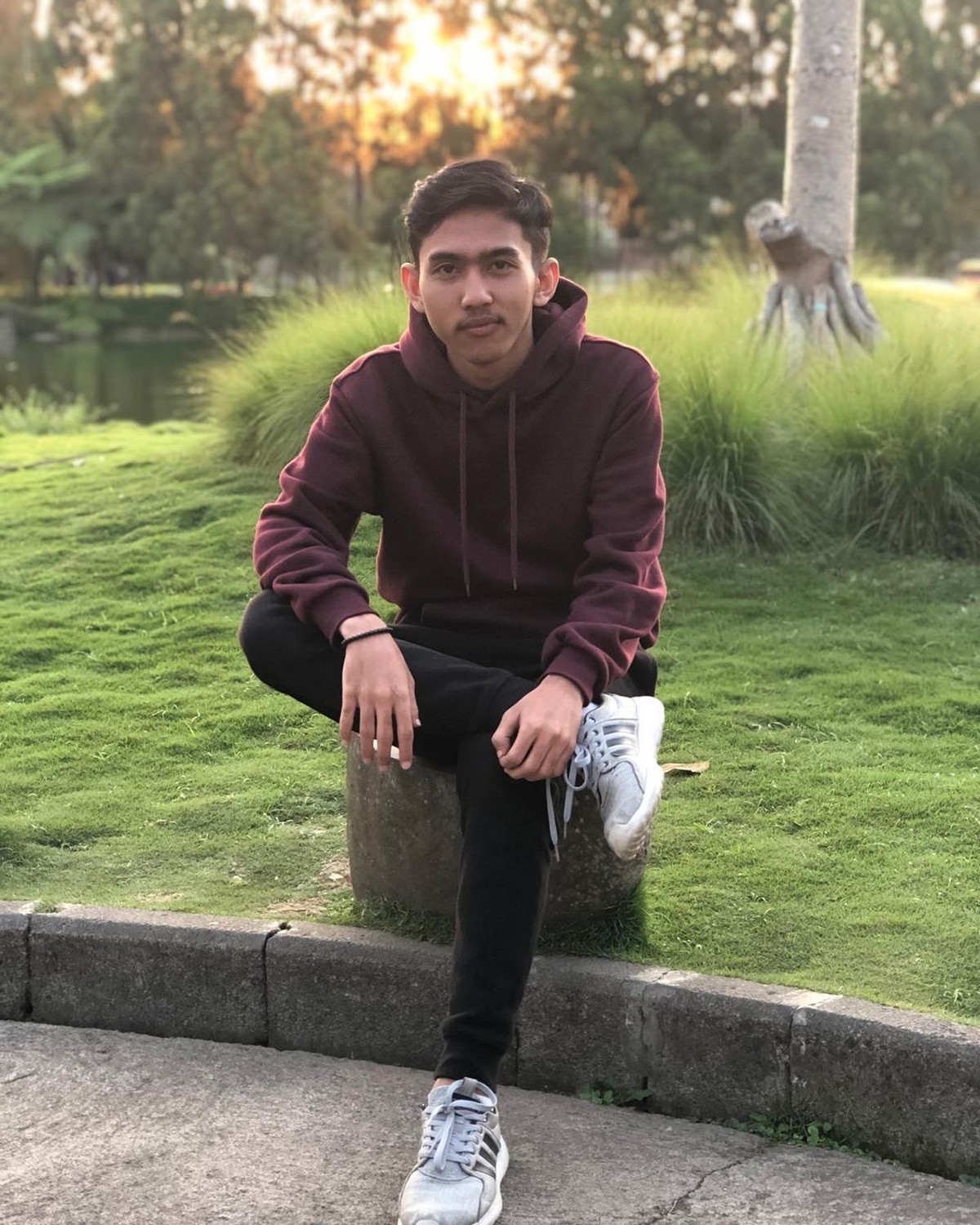 Nama BTR Branz menjadi viral karena melakukan tindak asusila saat live streaming game Mobile Legends&period; Yuk kita lihat sosoknya&excl;