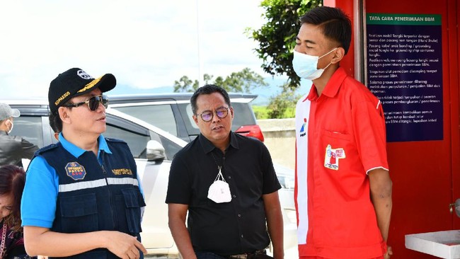 BPH Migas menyempatkan meninjau langsung Penyalur Mini Pertashop di Kerinci yang memiliki omzet harian tinggi di hari ke-3 Goes to Sumatera.