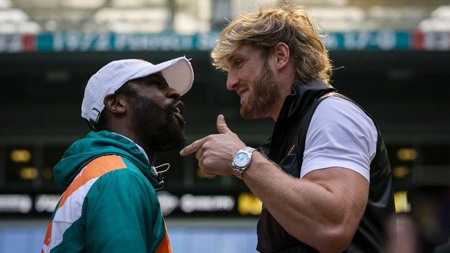 YouTuber Jake Paul mengalami luka di bagian mata kiri dan mulut usai dihajar Floyd Mayweather Jr.