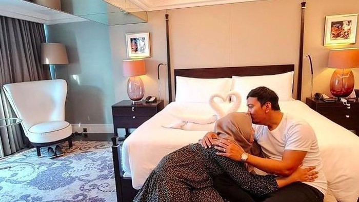 Fenny Listiana,  Alman Mulyana