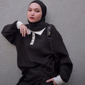 8 Tips Tampil Keren dengan Outfit Warna Hitam ala Soraya Ulfa