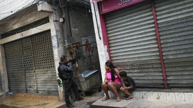 FOTO: Perburuan Berdarah Geng Narkoba di Brasil