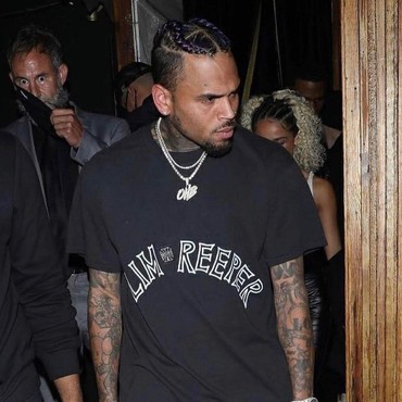 Dituduh Lakukan Pemerkosaan, Chris Brown Digugat Wanita Rp287 M