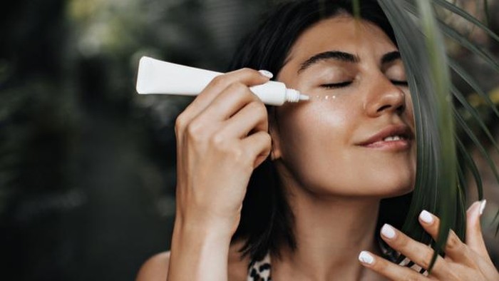 Tren Contouring Pakai Sunscreen, Amankah untuk Kulit?