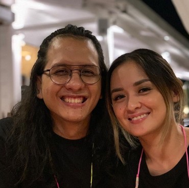 Keluarga & Kerabat Lakukan Prosesi Ibadah Penghiburan untuk Raditya Oloan