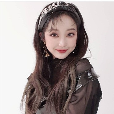 Lirik Lagu Lonely - Hyelin EXID