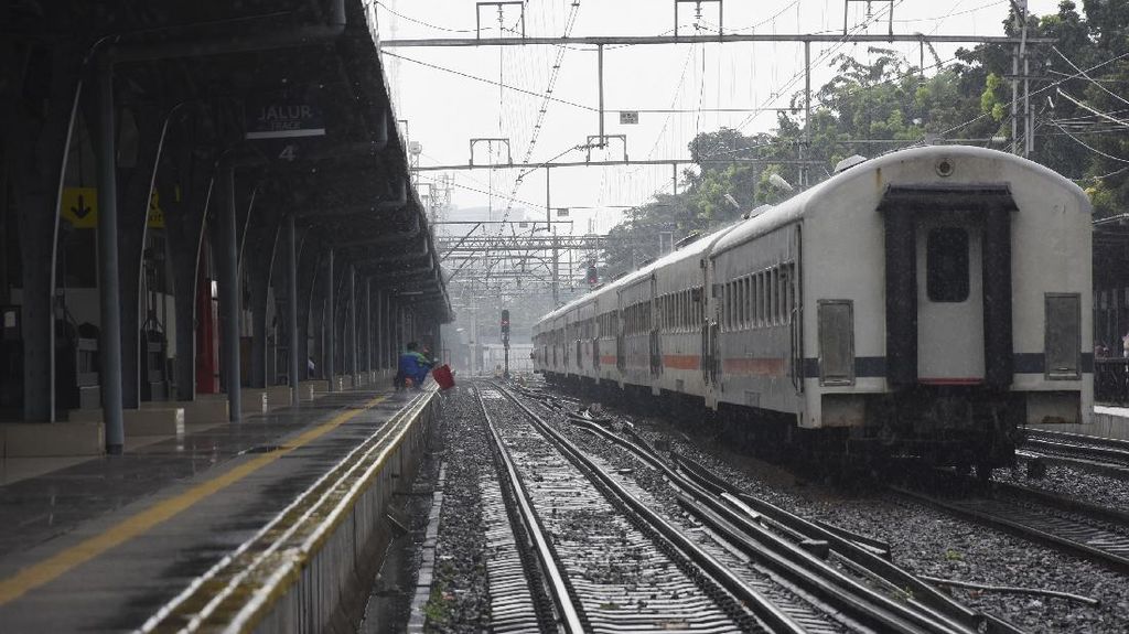 Genangan Air di Purwakarta, Sejumlah Perjalanan Kereta Terganggu