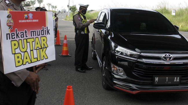 Kemenhub menyatakan pengawasan kepatuhan larangan mudik lokal di wilayah aglomerasi diserahkan ke Pemda hingga perangkat di unit terkecil yakni tingkat RT/RW.