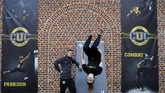 FOTO: Para Perempuan Tangguh Belajar Jadi Stuntwomen Sekolah tinggi pemeran pengganti Campus Univers Cascade (CUC), Prancis, banyak melahirkan stuntmen, terutama stuntwomen di industri film Prancis.