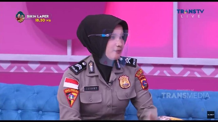 Polwan Cantik Tivany Agustin