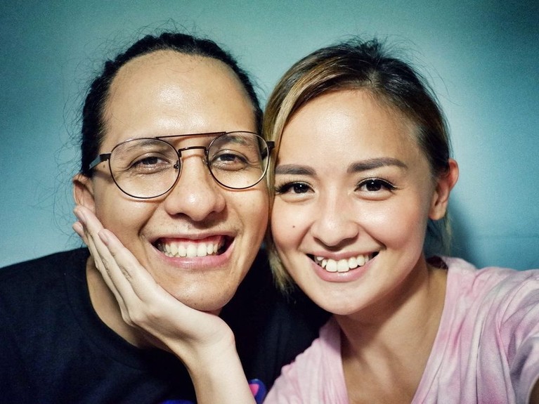 Raditya Oloan dan Joanna Alexandra Kabar duka datang dari Raditya Oloan suami Joanna Alexandra yang meninggal dunia. Yuk kita lihat momen-momen terakhir kebersamaan mereka!