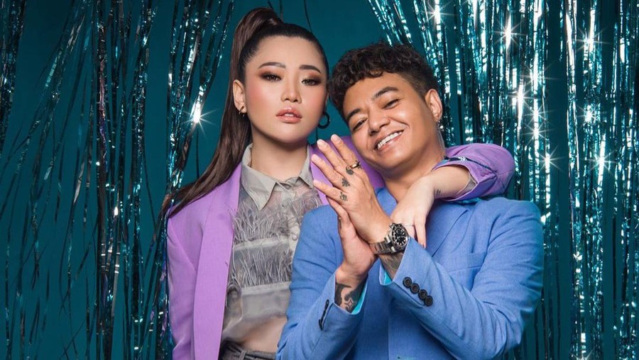 Reza Arap stres pascanikah dengan Wendy Walters. Yuk kita intip potret kehidupan pernikahan mereka!