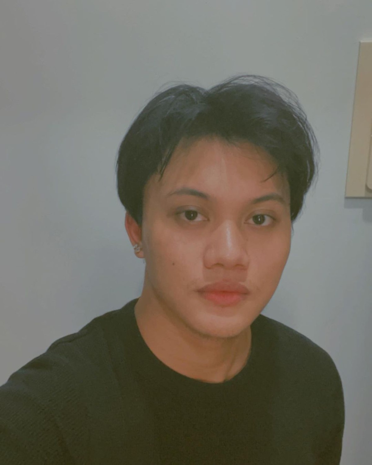 Beberapa waktu lalu Rizky Febian sempat membuat heboh publik karena pernyataan tentang keperjakaannya&period; Yuk kita lihat pesonanya&excl;