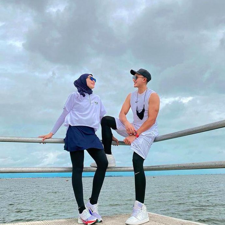 <p>Telah membina rumah tangga selama hampir 9 tahun, Soraya Larasati dan Dony Amaldi jarang diterpa isu miring, Bunda. Keduanya malah kerap membagikan foto-foto romantis. (Foto: Instagram @sorayalarasati)</p>