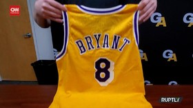 VIDEO: Jersey Kobe Bryant Dilelang, Diharapkan Laku 15 Milyar