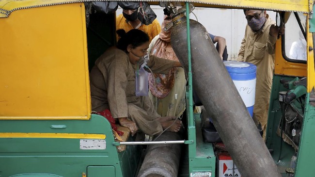 Tren infeksi virus corona gelombang kedua di India diperkirakan sudah mulai menurun.