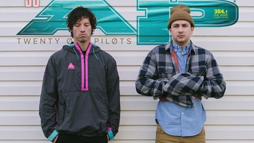Lirik Lagu Stressed Out - Twenty One Pilots
