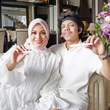 Ashanty: Atta Tokcer! Baru Sebulan Menikah Aurel Hermansyah Pamer Test Pack
