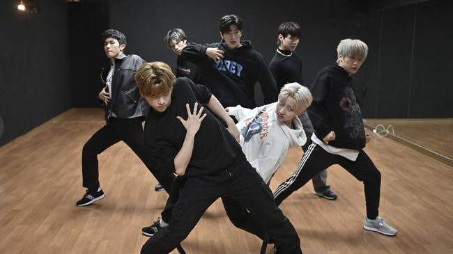 Korut disebut menangkap instruktur tari dan muridnya yang sedang berlatih tarian ala grup vokal Korea Selatan atau K-Pop.