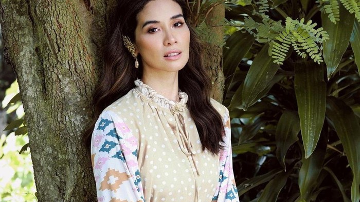 Cantiknya Marsha Timothy dengan Busana Spesial Lebaran Cantiknya Marsha Timothy dengan Busana Spesial Lebaran