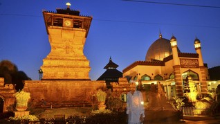 FOTO: Jejak Akulturasi Budaya di Masjid Menara Kudus