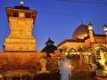 FOTO: Jejak Akulturasi Budaya di Masjid Menara Kudus