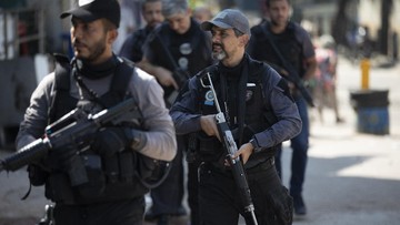 Police conduct an operation against alleged drug traffickers in the Jacarezinho favela of Rio de Janeiro, Brazil, Thursday, May 6, 2021. (AP Photo/Silvia Izquierdo)
