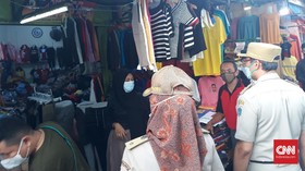 Cerita Satpol PP Dirayu Emak-emak dan Dicap Polisi Pura-pura