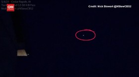 VIDEO: Roket China yang Jatuh ke Bumi Terlihat di Langit Iowa
